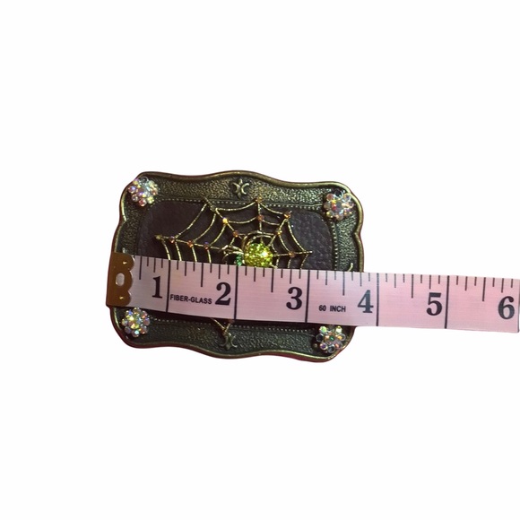 ๐ Spider Web Belt Buckle - Picture 3 of 4